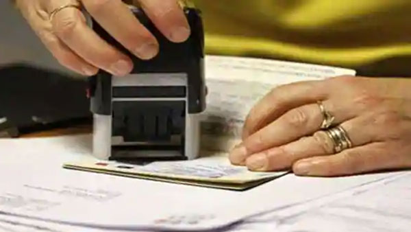 Covid19 Second Wave: UAE suspends visitor visas to Pakistan and 11 other countries Covid19 Second Wave: UAE suspends visitor visas to Pakistan and 11 other countries