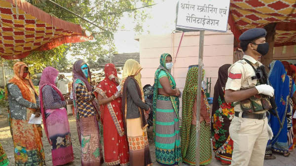 Voting for by-elections to 54 seats in 10 states ends, 66.09% turnout in madhyapradesh Voting for by-elections to 54 seats in 10 states ends, 66.09% turnout in madhyapradesh