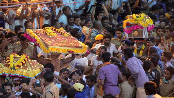 కేరళ ప్రభుత్వం వింతవాదన