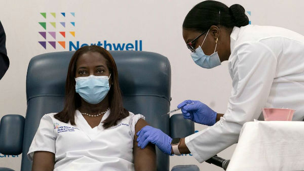nurse Sandra Lindsay gets uss first Covid-19 vaccine, Congratulations WORLD trump tweets nurse Sandra Lindsay gets uss first Covid-19 vaccine, Congratulations WORLD trump tweets