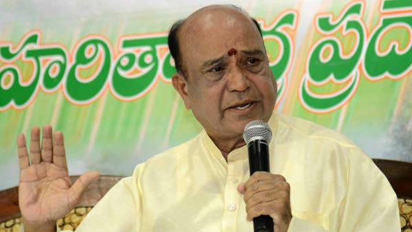 దేశంలో కరోనా కంట్రోల్ లోకి రావటానికి మోడీ విధానాలే కారణం