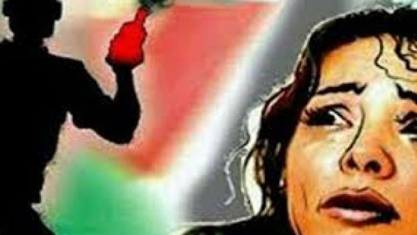 విషమంగా బాధితురాలి పరిస్థితి...
