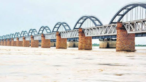రాయలసీమ ఎత్తిపోతల పథకం విషయంలో మొదలైన జలజగడం