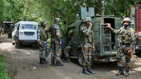 Fake: 25,000 soldiers have not returned Shaurya Chakra medals in support of farmers Fake: 25,000 soldiers have not returned Shaurya Chakra medals in support of farmers