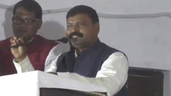 కల్లు ఫుల్లుగా తాగండి .. కరోనా దగ్గరకే రాదు అన్న రాజ్భర్