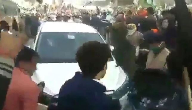 farmers protest: Haryana cm Khattars Convoy Turns Around As Farmers Show Black Flags farmers protest: Haryana cm Khattars Convoy Turns Around As Farmers Show Black Flags