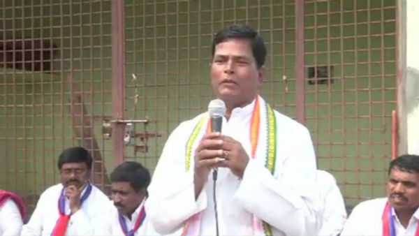 iam not t pcc chief race, chinna reddy iam not t pcc chief race, chinna reddy