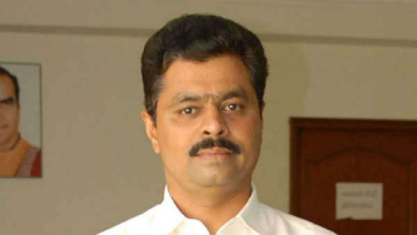 mp cm ramesh sparks controversy he wears smart watch during darshan in tirumala temple mp cm ramesh sparks controversy he wears smart watch during darshan in tirumala temple