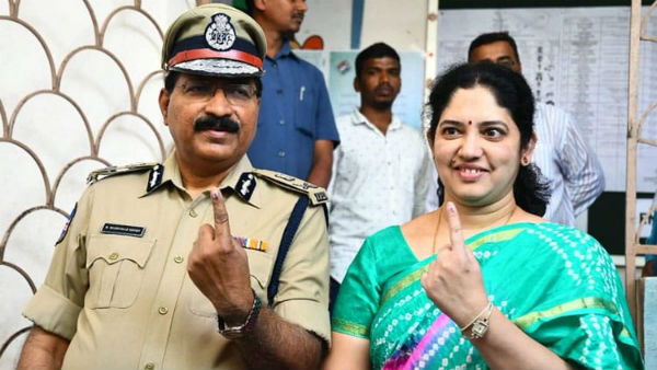 dgp mahender reddy cast vote at kundanbagh dgp mahender reddy cast vote at kundanbagh