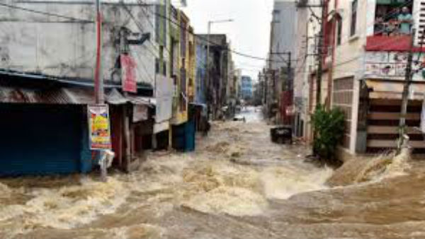 సహాయక చర్యలు అందక భగ్గుమన్న హైదరాబాదీలు ... మంత్రులు , ఎమ్మెల్యేలకు చుక్కలు