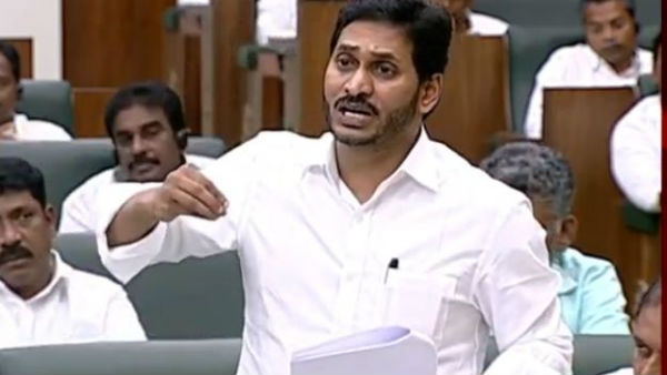 చంద్రబాబుకు అనుకూలంగా మాట్లాడుకుంటూ..