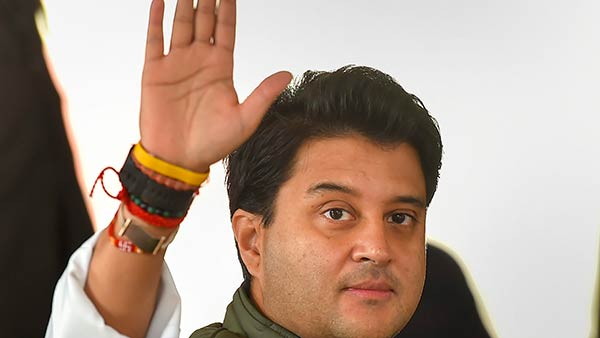 కూలిన ప్రభుత్వం..