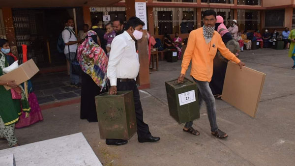 బరిలో 1, 17, 383 మంది.... దేవుడా !