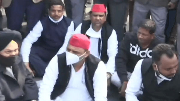 Lucknow Police file a case against Akhilesh Yadav.. Lucknow Police file a case against Akhilesh Yadav..