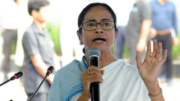 Mamata Banerjee announces free tabs for 9.5 lakh students, 3% hike in DA from Jan for state govt employees Mamata Banerjee announces free tabs for 9.5 lakh students, 3% hike in DA from Jan for state govt employees