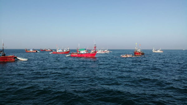 Karnataka: 6 fishermen missing, 16 rescued after a fishing boat capsized in the Arabian Sea Karnataka: 6 fishermen missing, 16 rescued after a fishing boat capsized in the Arabian Sea