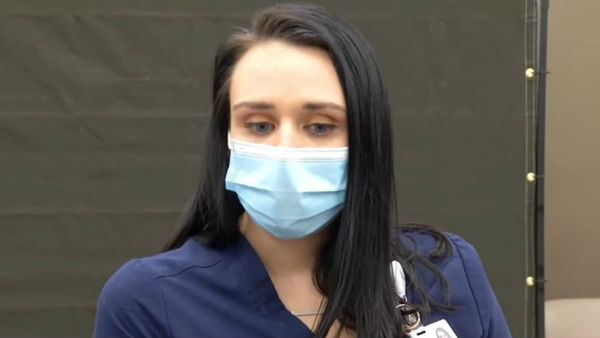Fake: Nurse who took COVID-19 vaccine and fainted is not dead Fake: Nurse who took COVID-19 vaccine and fainted is not dead