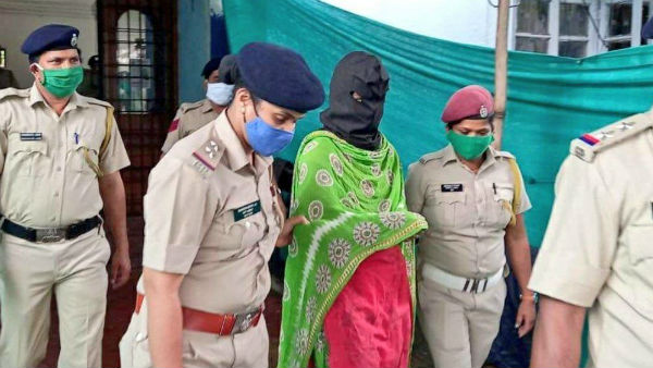 దొంగే దొంగా దొంగా అని అరిచి..