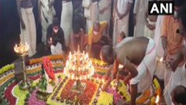 కొవిడ్ పరీక్షలు లేకుంటే వెనక్కి