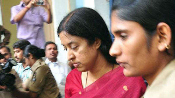 సీబీఐ కేసుల్లో అష్టకష్టాలు..