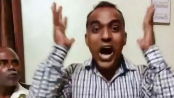 క్యూఆర్ కోడ్ ద్వారా పాఠాలను చెప్పే విధానం .. సూపర్ టాలెంట్ , మంచి మనసు కూడా