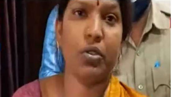 trs woman leader attacked by some thugs trs woman leader attacked by some thugs