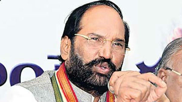 కాంట్రాక్టర్లకు,బ్రోకర్లకు దోచిపెట్టారు...