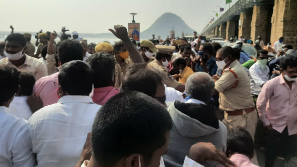 vijayawada police detained teachers holding protests at prakasam barrage against govts policy over transfers councelling. vijayawada police detained teachers holding protests at prakasam barrage against govts policy over transfers councelling.