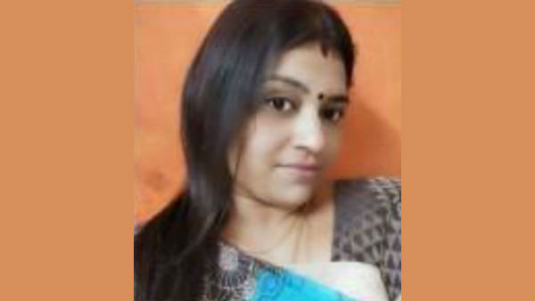 భార్య బిజీ.... ఫోన్ ఇంకా బిజీ