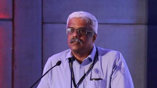 అధికార పార్టీ లీడర్