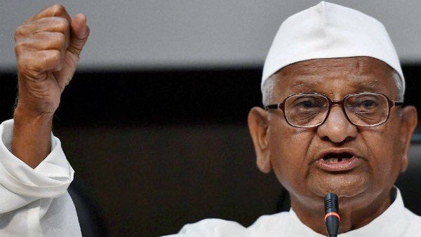 Anna Hazare announces indefinite fast against farm laws, calls it off after meeting Fadnavis Anna Hazare announces indefinite fast against farm laws, calls it off after meeting Fadnavis