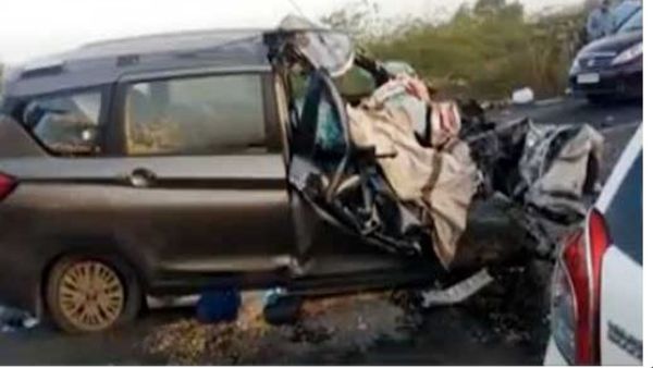 Two telangana govt employees killed in a road accident in Surat Two telangana govt employees killed in a road accident in Surat