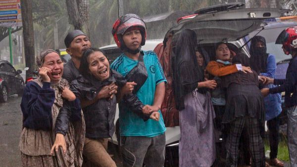 Indonesia earthquake: death toll climbs to 42, injured hundreds, What we know so far Indonesia earthquake: death toll climbs to 42, injured hundreds, What we know so far