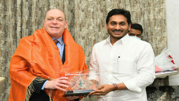 అమెరికా సహకారం కోరిన జగన్..