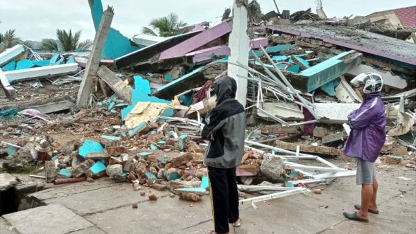 Indonesia earthquake: death toll climbs to 42, injured hundreds, What we know so far Indonesia earthquake: death toll climbs to 42, injured hundreds, What we know so far