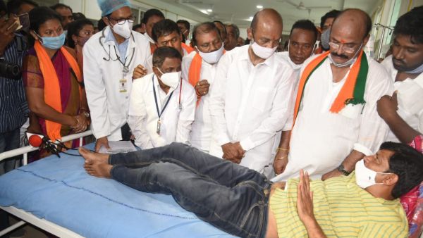 కెసిఆర్ మానవ మృగంలా ప్రవర్తిస్తున్నారు: బండి సంజయ్ తీవ్ర వ్యాఖ్యలు