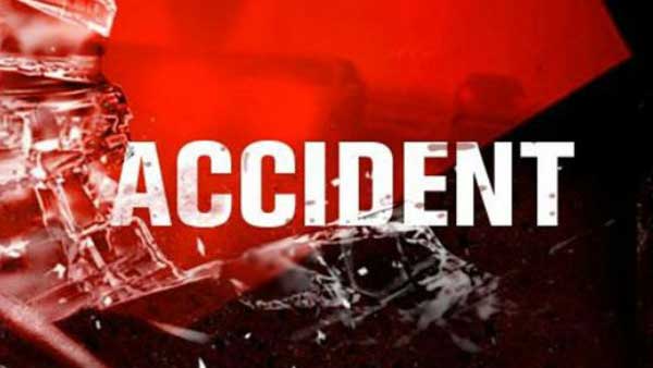 లారీ టైర్ పంక్చర్ కావడంతో...