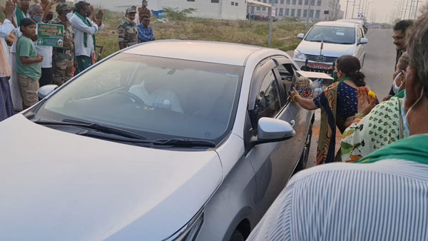 amaravati farmers rare farewell to high court judge justice rakesh kumar on his retirement amaravati farmers rare farewell to high court judge justice rakesh kumar on his retirement