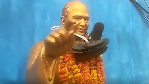Andhra Pradesh: Miscreants Garland Ambedkar statue with slippers at Chintalapudi panchayat office Andhra Pradesh: Miscreants Garland Ambedkar statue with slippers at Chintalapudi panchayat office