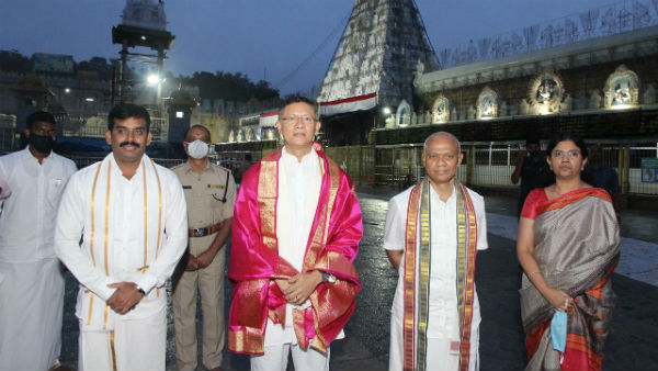 DGP Gautam Sawang visits TTD and takes blessings from Lord Venkateswara Swamy at Tirumala DGP Gautam Sawang visits TTD and takes blessings from Lord Venkateswara Swamy at Tirumala
