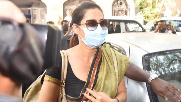 ఎన్ సీబీ ఆఫీస్ లో మేడమ్ కోమల్