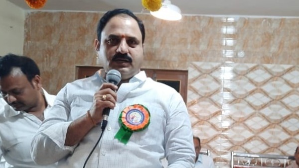 డిబేట్ కు సిద్ధం అని ప్రకటించిన నేతలు