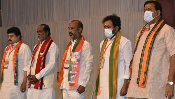 ప్రాజెక్టుల నిర్మాణంలో అవినీతి జరిగింది..