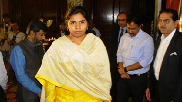 అవి చూపడంతో అఖిల షాక్..