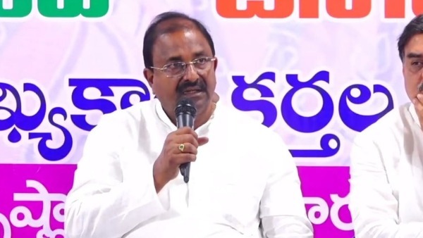 పంచాయతీ స్థానాల సీట్ల సర్దుబాటుపై..