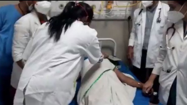 A health worker who was vaccinated at GGH, Vijayawada, develops a minor illness and collapsed A health worker who was vaccinated at GGH, Vijayawada, develops a minor illness and collapsed