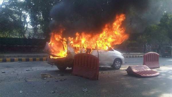 Explosion near Israeli embassy in Delhi; windscreen of several cars damaged Explosion near Israeli embassy in Delhi; windscreen of several cars damaged