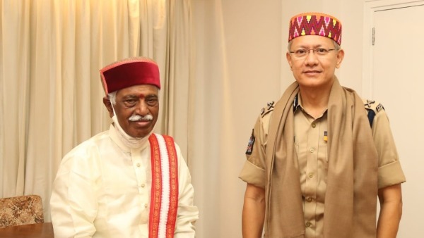 Andhra Pradesh DGP Gautam Sawang greets Governor of Himachal Pradesh Bandaru Dattatreya Andhra Pradesh DGP Gautam Sawang greets Governor of Himachal Pradesh Bandaru Dattatreya
