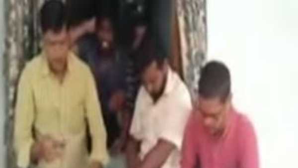 కేసీఆర్ డైరెక్షన్లోనే లాఠీచార్జి...