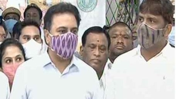 కరోనా టీకాలు సురక్షితమైనవే..